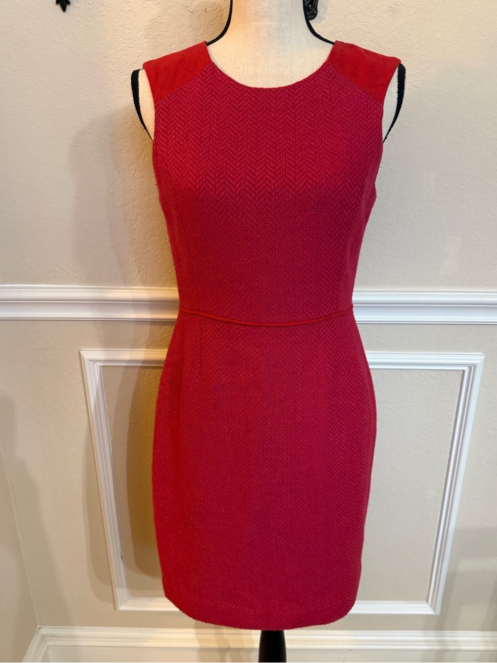 Banana Republic Pink-Red Dress 6 Petite. Fully lined. Beautiful Dress!